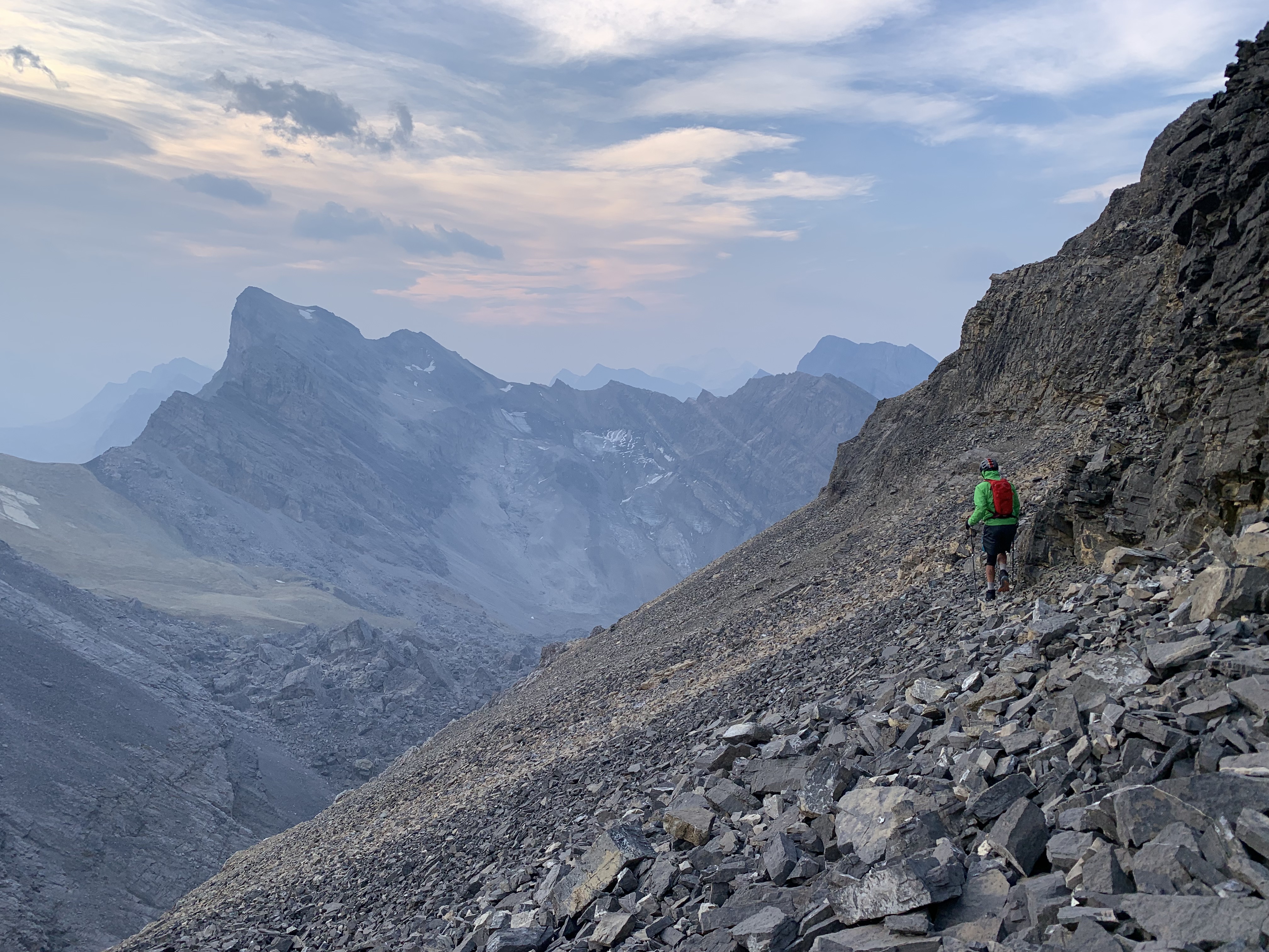 Starting the ledge traverse descent on Bobac Mountain