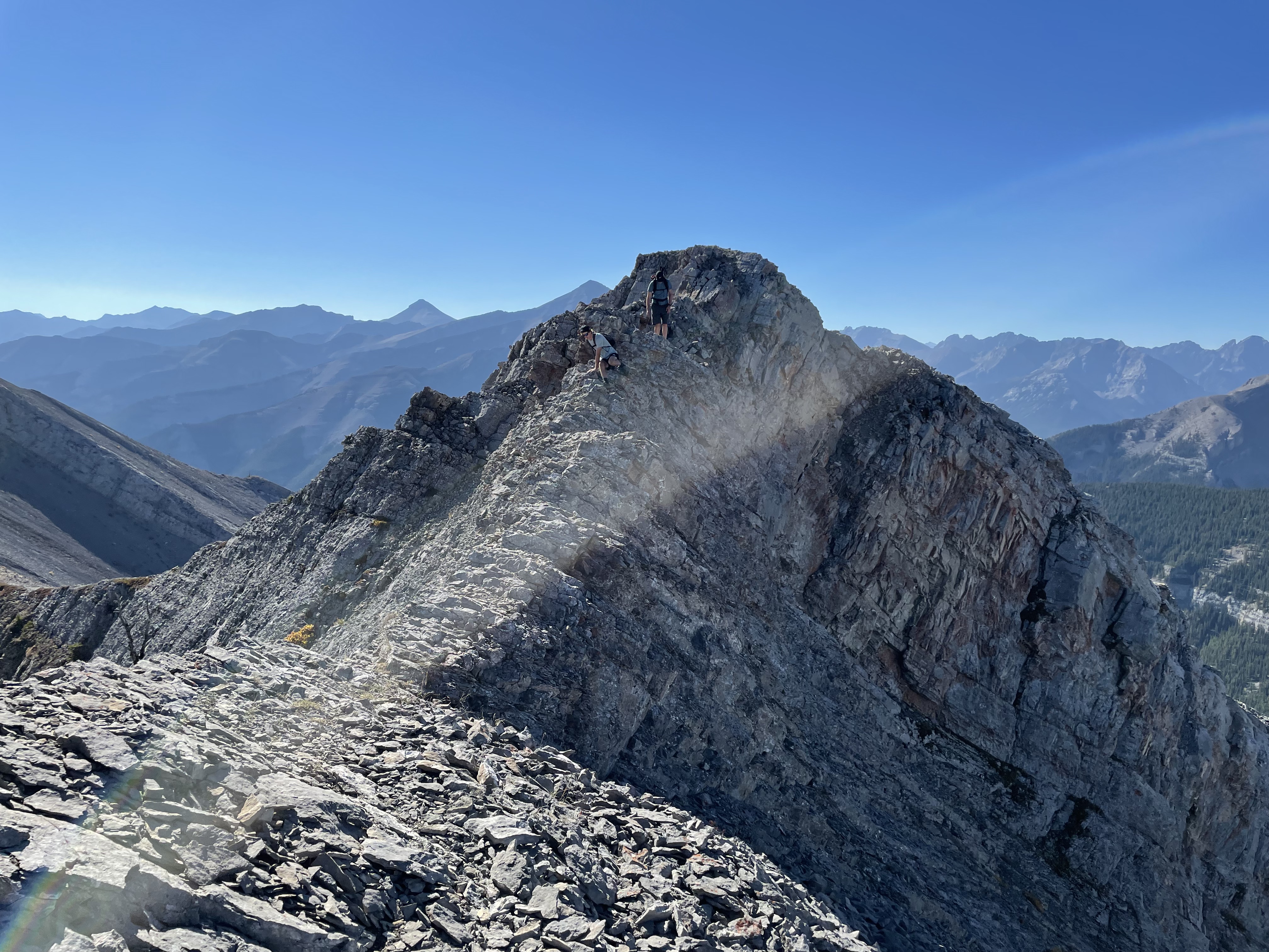 Probably the most exposed unavoidable section of the Nihahi Ridge traverse. Fairly straightforward. It’s fun scrambling for sure.