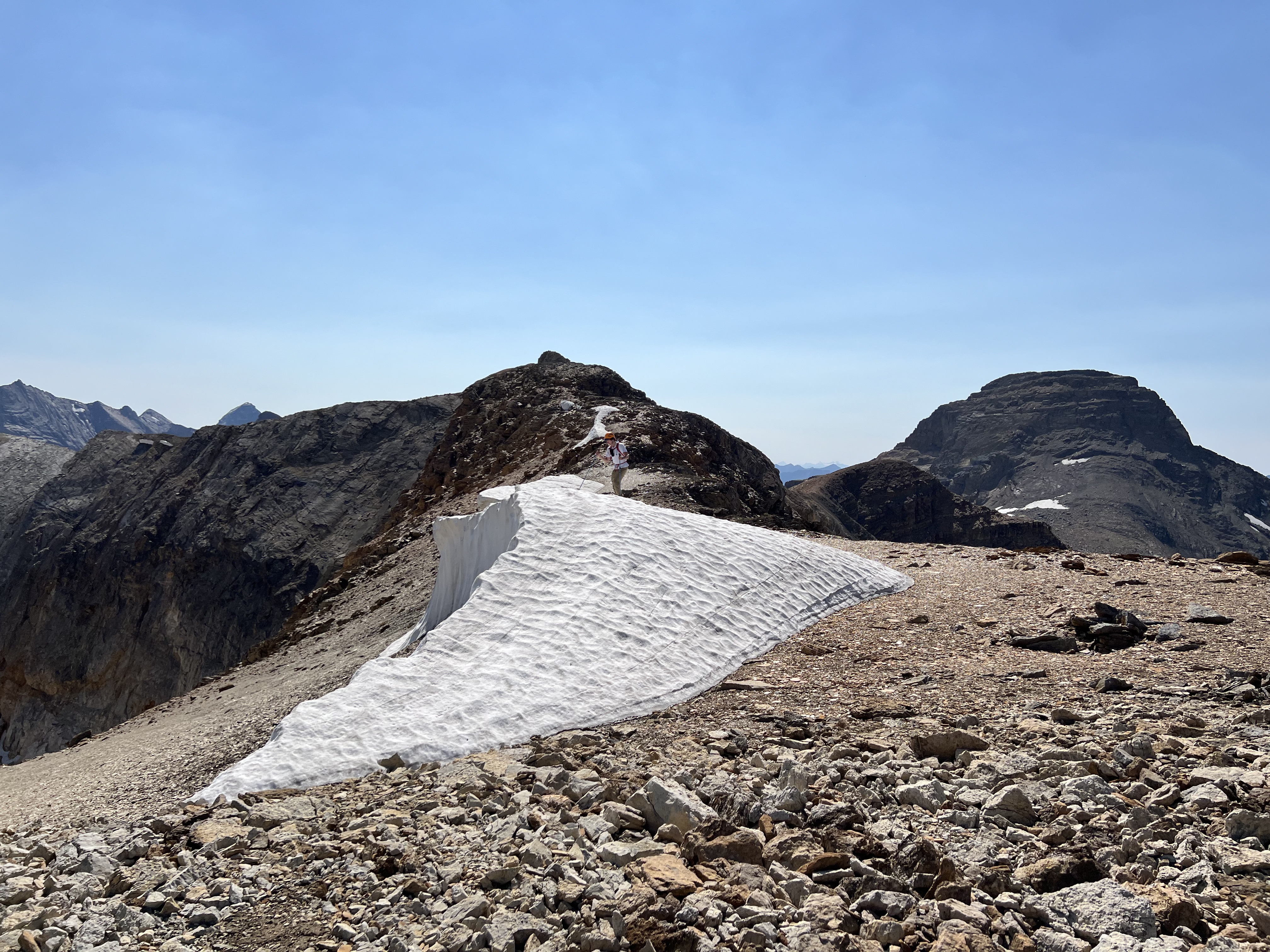 At the col between Mount McArthur and Mount Pollinger