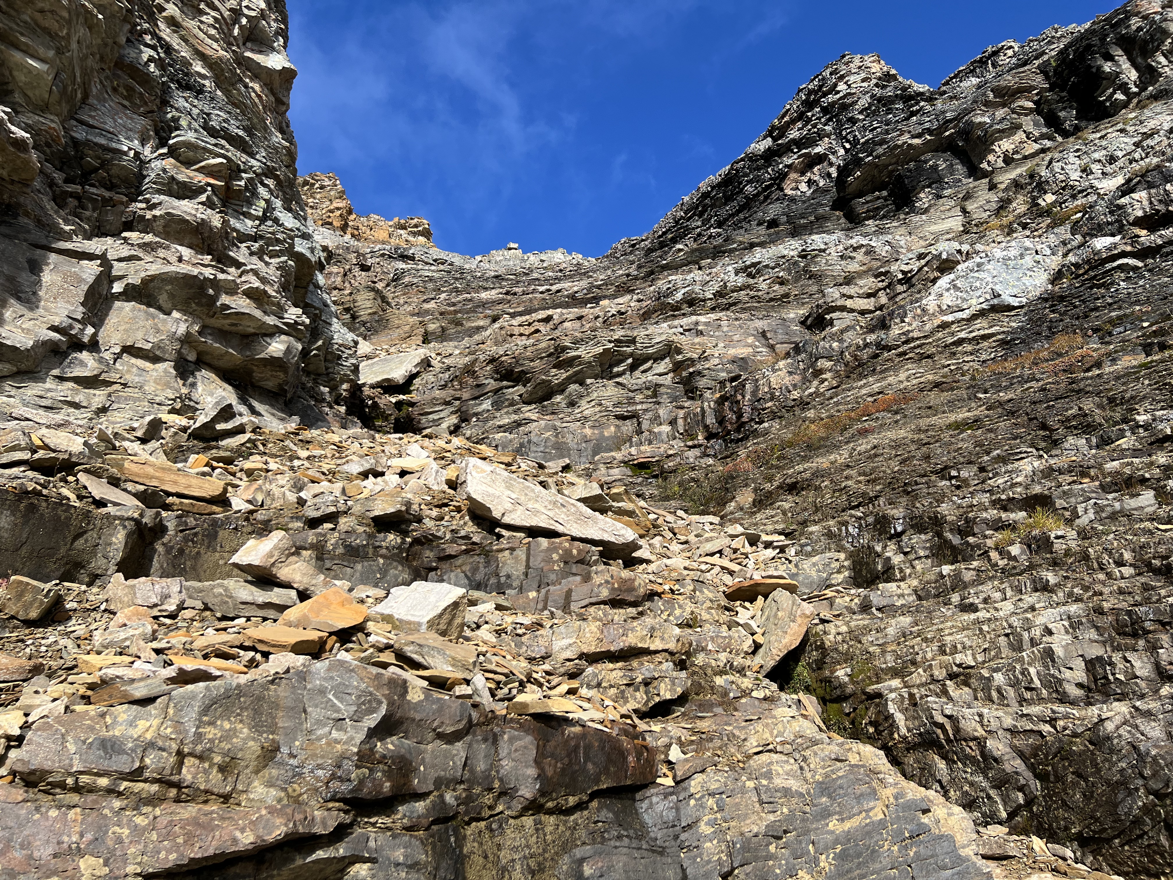 The gully leading to the summit of Sunburst Peak