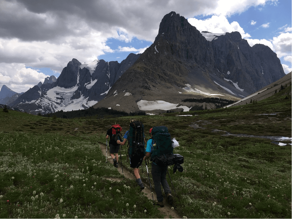 Jesse and friends backpack on the Rockwall trail